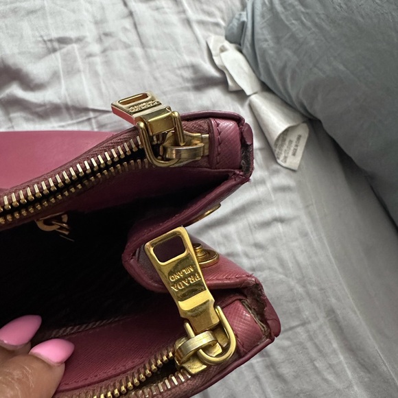 Vintage Authentic Prada Saffiano handbag - Picture 5 of 6